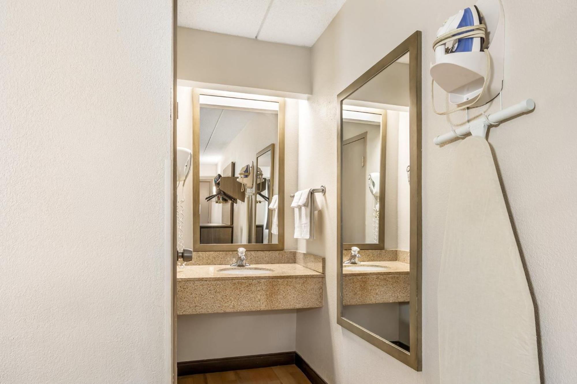 Red Roof Inn Tinton Falls-Jersey Shore Luaran gambar